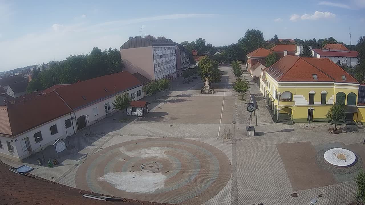 Ludbreg, Concentric Circles Center of the World, Trg Svetog Trojstva (Holy Trinity Square) Live Cam -  Ludbreg, Grad Ludbreg, Varaždin, Croatia
