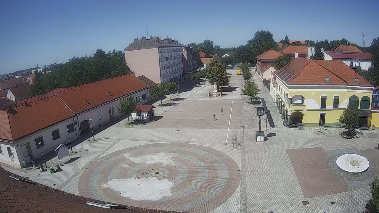 Ludbreg, Concentric Circles Center of the World, Trg Svetog Trojstva (Holy Trinity Square) Live Cam -  Ludbreg, Grad Ludbreg, Varaždin, Croatia