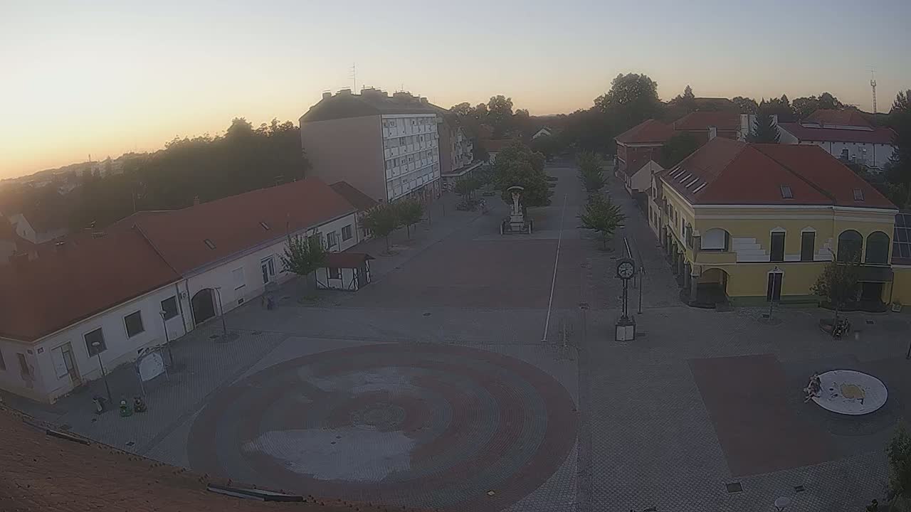 Ludbreg, Concentric Circles Center of the World, Trg Svetog Trojstva (Holy Trinity Square) Live Cam -  Ludbreg, Grad Ludbreg, Varaždin, Croatia