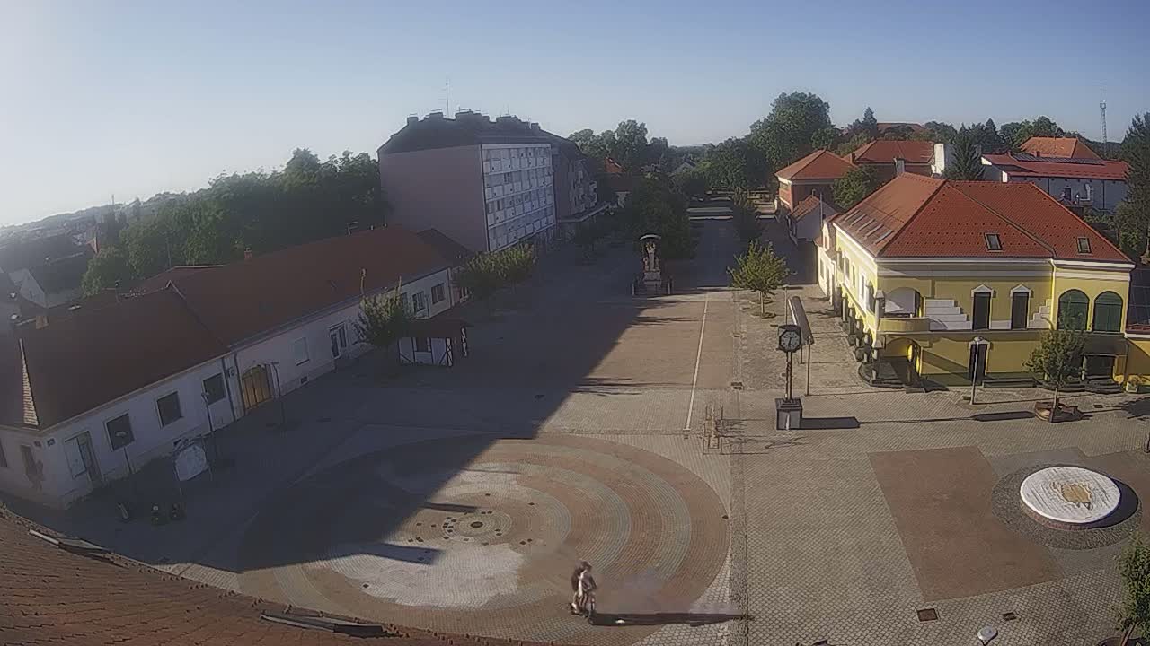 Ludbreg, Concentric Circles Center of the World, Trg Svetog Trojstva (Holy Trinity Square) Live Cam -  Ludbreg, Grad Ludbreg, Varaždin, Croatia