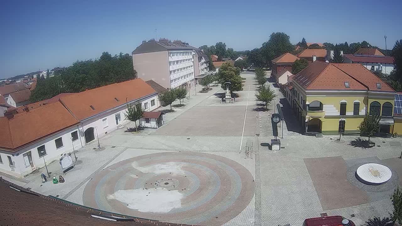 Ludbreg, Concentric Circles Center of the World, Trg Svetog Trojstva (Holy Trinity Square) Live Cam -  Ludbreg, Grad Ludbreg, Varaždin, Croatia