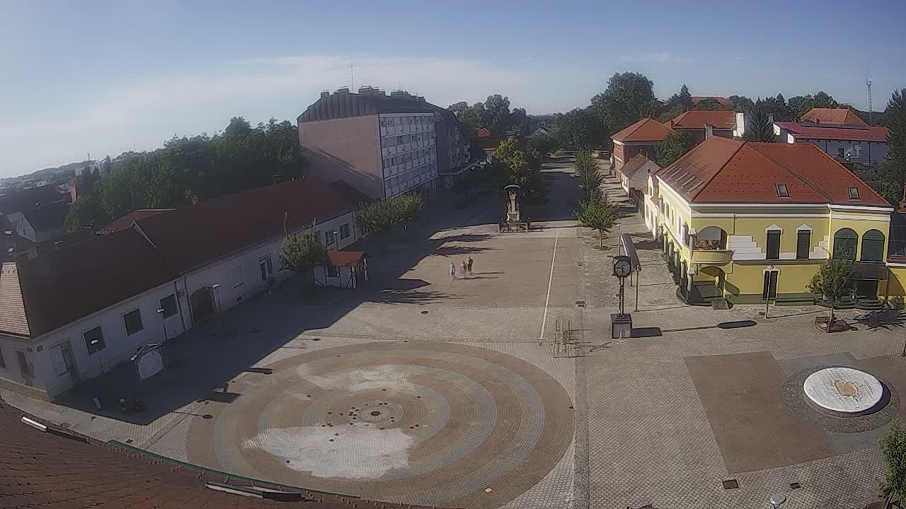 Ludbreg, Concentric Circles Center of the World, Trg Svetog Trojstva (Holy Trinity Square) Live Cam -  Ludbreg, Grad Ludbreg, Varaždin, Croatia