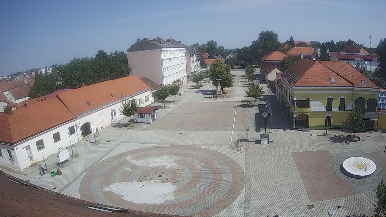 Ludbreg, Concentric Circles Center of the World, Trg Svetog Trojstva (Holy Trinity Square) Live Cam -  Ludbreg, Grad Ludbreg, Varaždin, Croatia