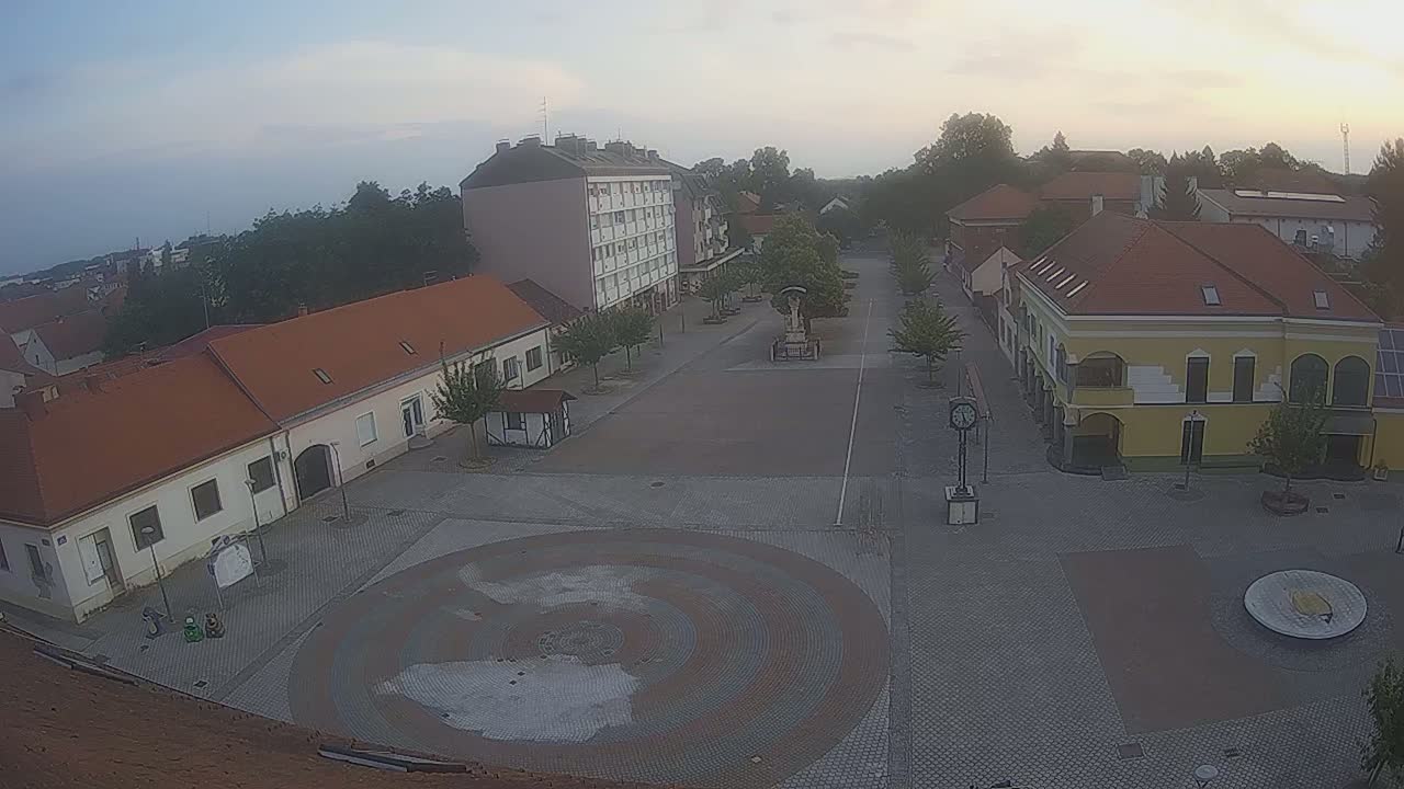 Ludbreg, Concentric Circles Center of the World, Trg Svetog Trojstva (Holy Trinity Square) Live Cam -  Ludbreg, Grad Ludbreg, Varaždin, Croatia