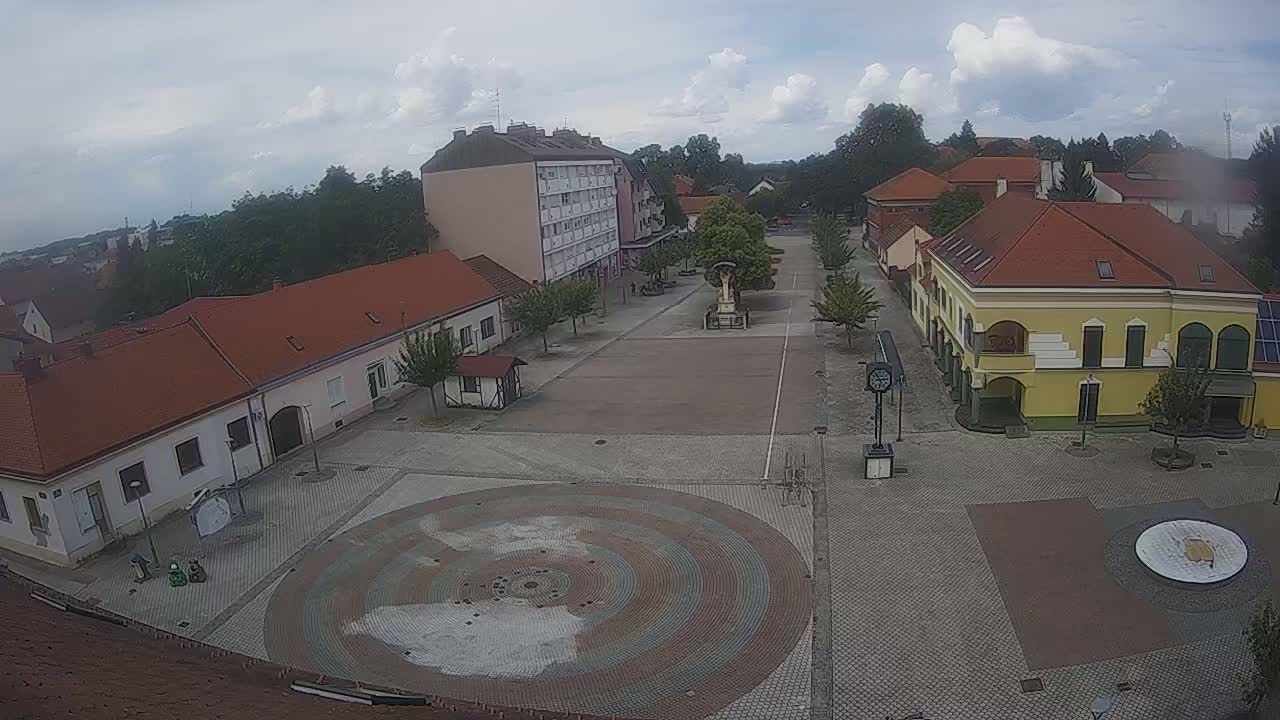Ludbreg, Concentric Circles Center of the World, Trg Svetog Trojstva (Holy Trinity Square) Live Cam -  Ludbreg, Grad Ludbreg, Varaždin, Croatia