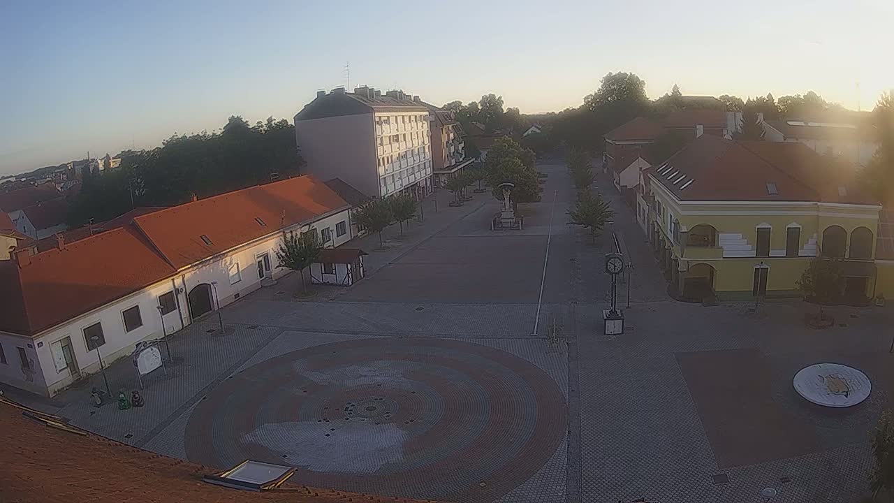 Ludbreg, Concentric Circles Center of the World, Trg Svetog Trojstva (Holy Trinity Square) Live Cam -  Ludbreg, Grad Ludbreg, Varaždin, Croatia
