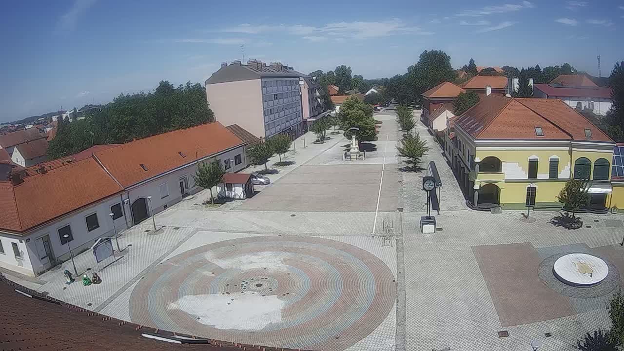 Ludbreg, Concentric Circles Center of the World, Trg Svetog Trojstva (Holy Trinity Square) Live Cam -  Ludbreg, Grad Ludbreg, Varaždin, Croatia