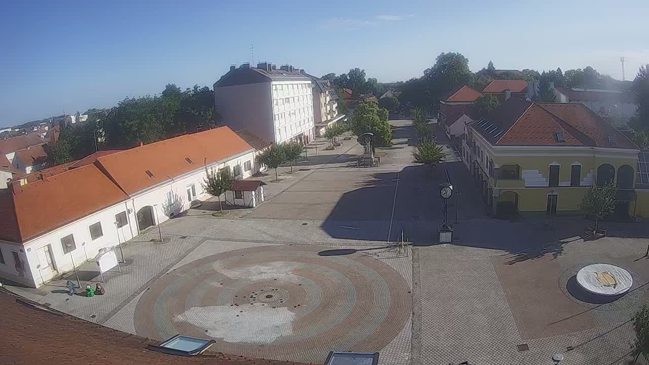 Ludbreg, Concentric Circles Center of the World, Trg Svetog Trojstva (Holy Trinity Square) Live Cam -  Ludbreg, Grad Ludbreg, Varaždin, Croatia