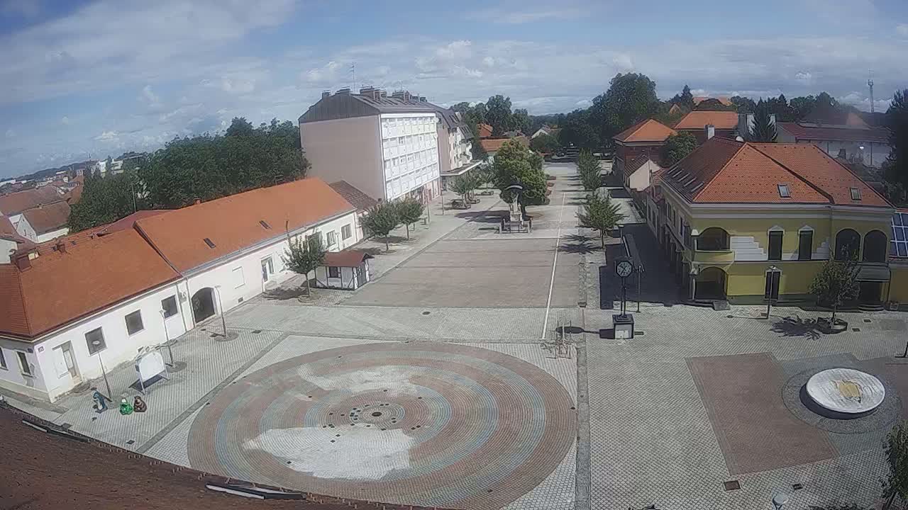 Ludbreg, Concentric Circles Center of the World, Trg Svetog Trojstva (Holy Trinity Square) Live Cam -  Ludbreg, Grad Ludbreg, Varaždin, Croatia