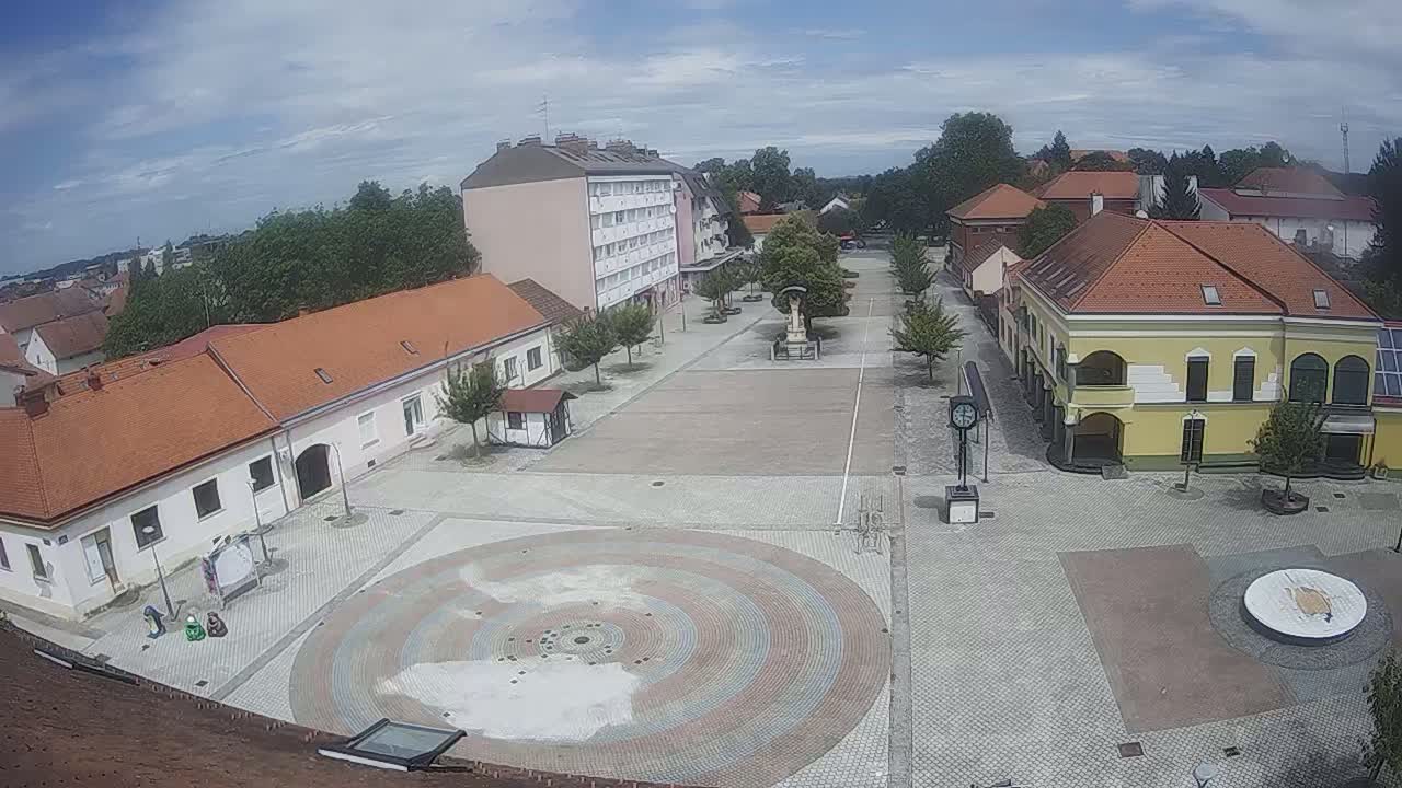 Ludbreg, Concentric Circles Center of the World, Trg Svetog Trojstva (Holy Trinity Square) Live Cam -  Ludbreg, Grad Ludbreg, Varaždin, Croatia