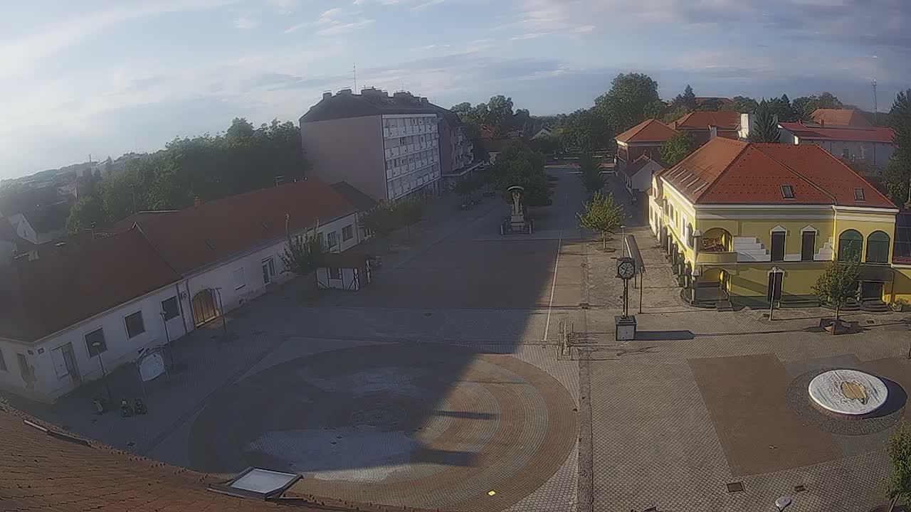Ludbreg, Concentric Circles Center of the World, Trg Svetog Trojstva (Holy Trinity Square) Live Cam -  Ludbreg, Grad Ludbreg, Varaždin, Croatia