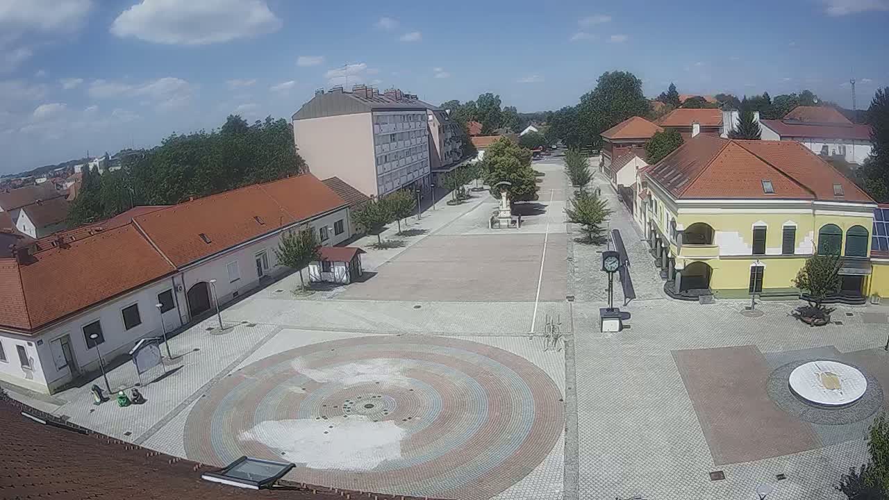 Ludbreg, Concentric Circles Center of the World, Trg Svetog Trojstva (Holy Trinity Square) Live Cam -  Ludbreg, Grad Ludbreg, Varaždin, Croatia