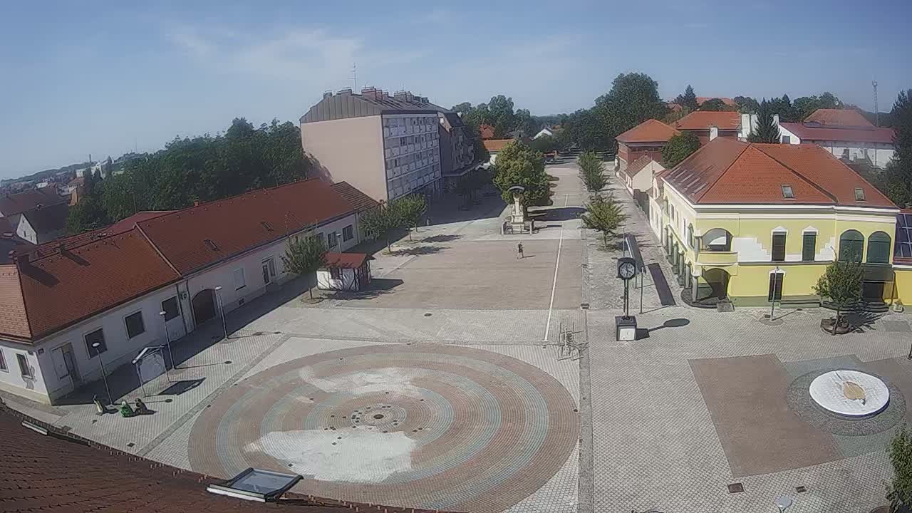 Ludbreg, Concentric Circles Center of the World, Trg Svetog Trojstva (Holy Trinity Square) Live Cam -  Ludbreg, Grad Ludbreg, Varaždin, Croatia