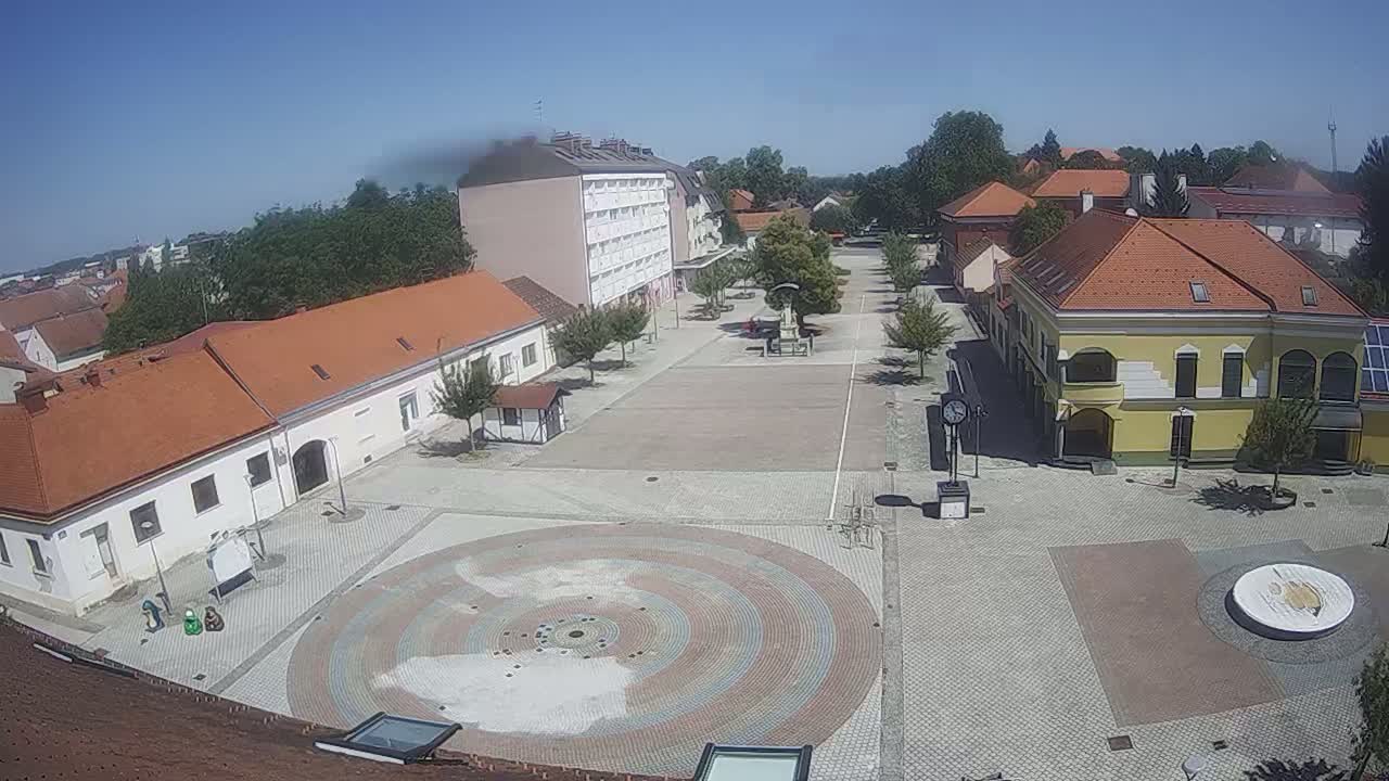 Ludbreg, Concentric Circles Center of the World, Trg Svetog Trojstva (Holy Trinity Square) Live Cam -  Ludbreg, Grad Ludbreg, Varaždin, Croatia