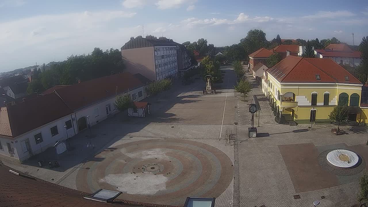 Ludbreg, Concentric Circles Center of the World, Trg Svetog Trojstva (Holy Trinity Square) Live Cam -  Ludbreg, Grad Ludbreg, Varaždin, Croatia