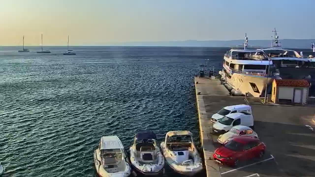Otok  Brač Island, Bol Village & Adriatic Coast Live Cam - Bol, Brac Island, Split-Dalmatia, Croatia