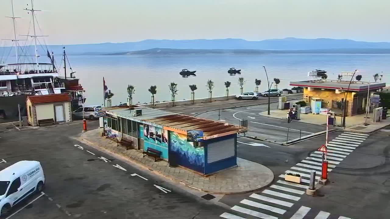 Otok  Brač Island, Bol Village & Adriatic Coast Live Cam - Bol, Brac Island, Split-Dalmatia, Croatia