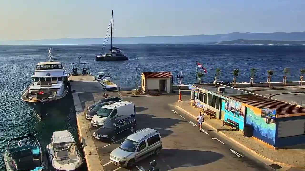 Otok  Brač Island, Bol Village & Adriatic Coast Live Cam - Bol, Brac Island, Split-Dalmatia, Croatia