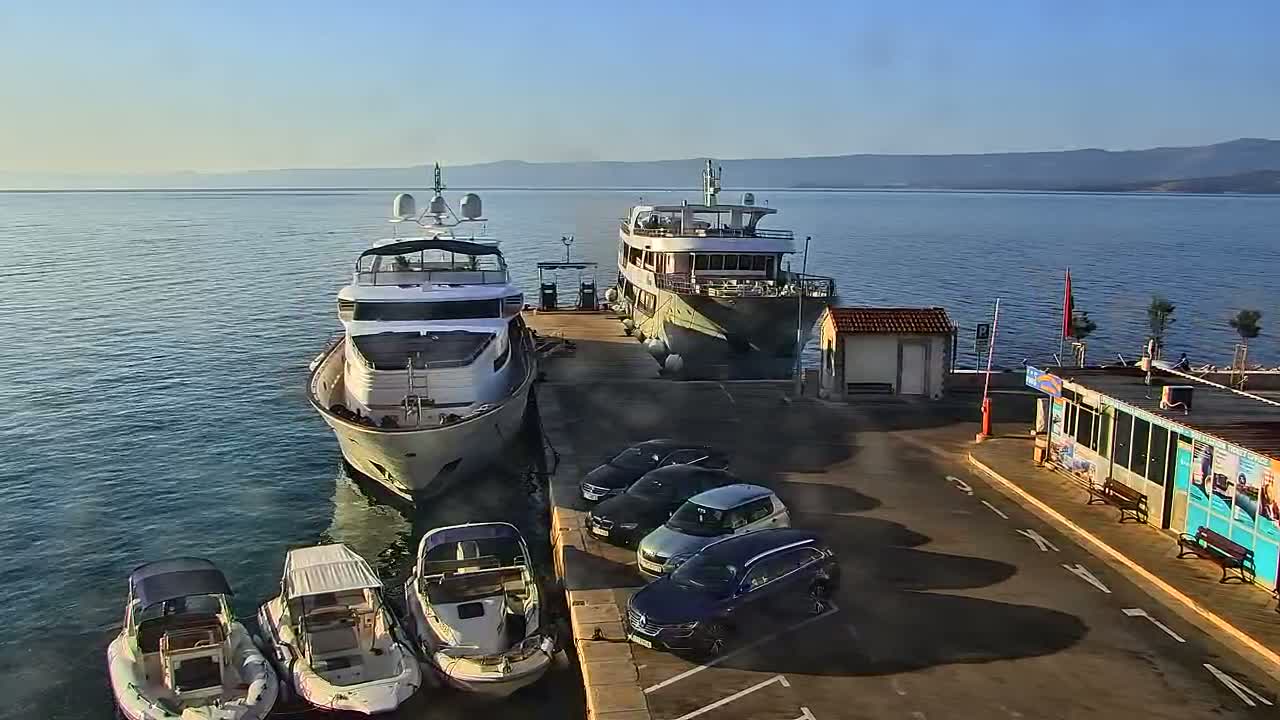Otok  Brač Island, Bol Village & Adriatic Coast Live Cam - Bol, Brac Island, Split-Dalmatia, Croatia