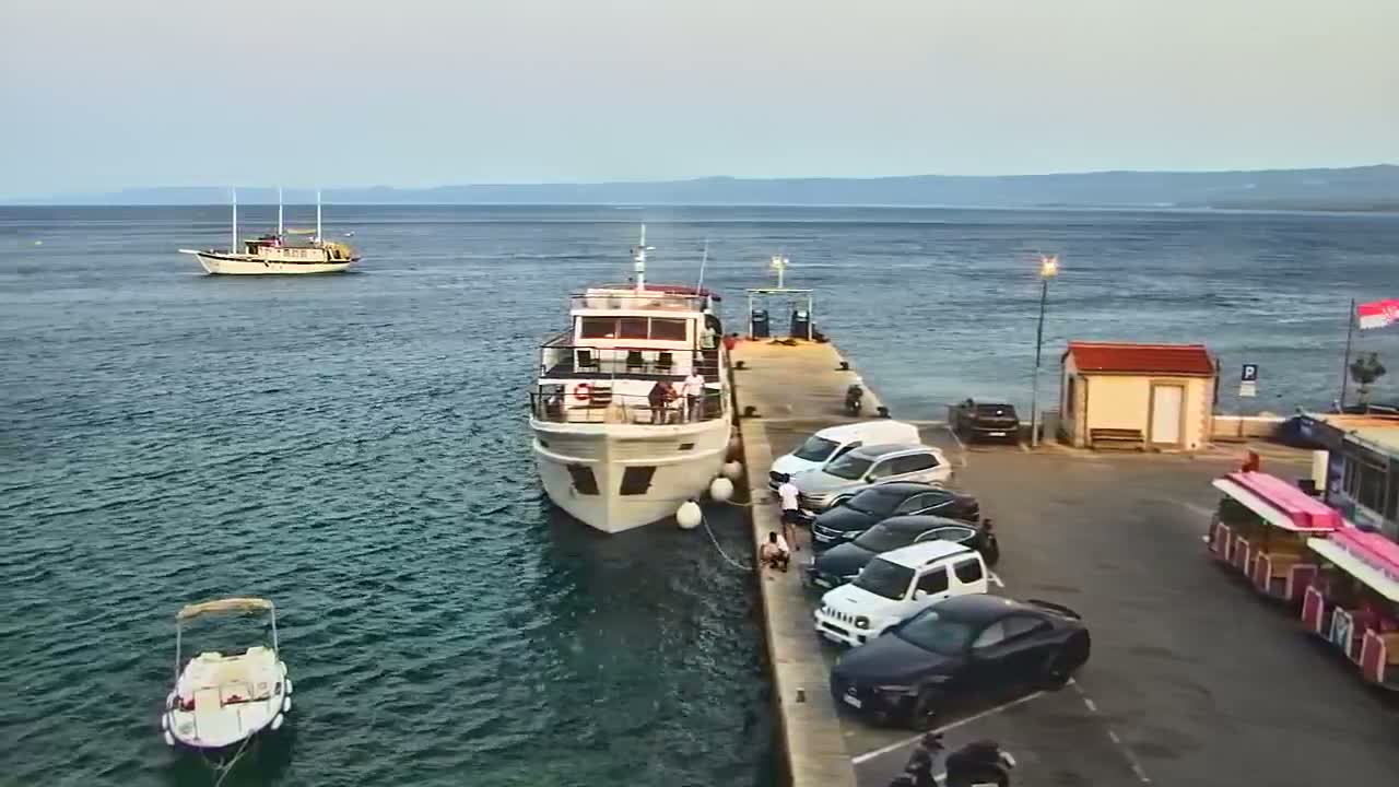 Otok  Brač Island, Bol Village & Adriatic Coast Live Cam - Bol, Brac Island, Split-Dalmatia, Croatia