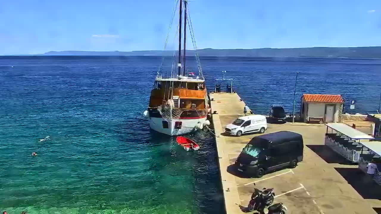 Otok  Brač Island, Bol Village & Adriatic Coast Live Cam - Bol, Brac Island, Split-Dalmatia, Croatia