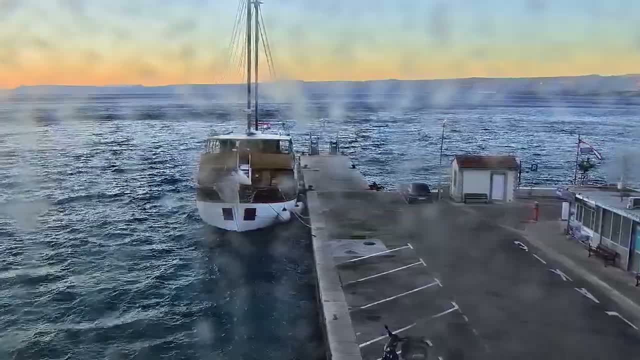 Otok  Brač Island, Bol Village & Adriatic Coast Live Cam - Bol, Brac Island, Split-Dalmatia, Croatia