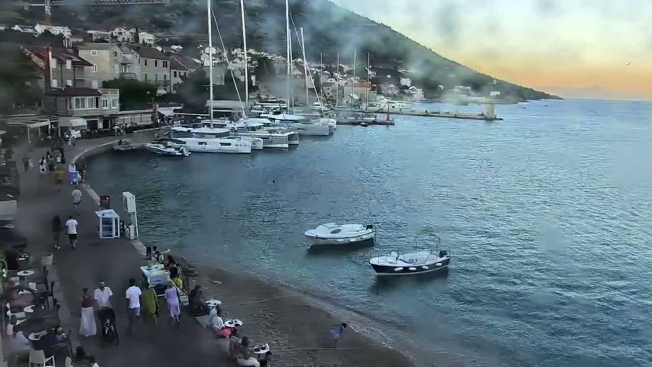 Otok  Brač Island, Bol Village & Adriatic Coast Live Cam - Bol, Brac Island, Split-Dalmatia, Croatia