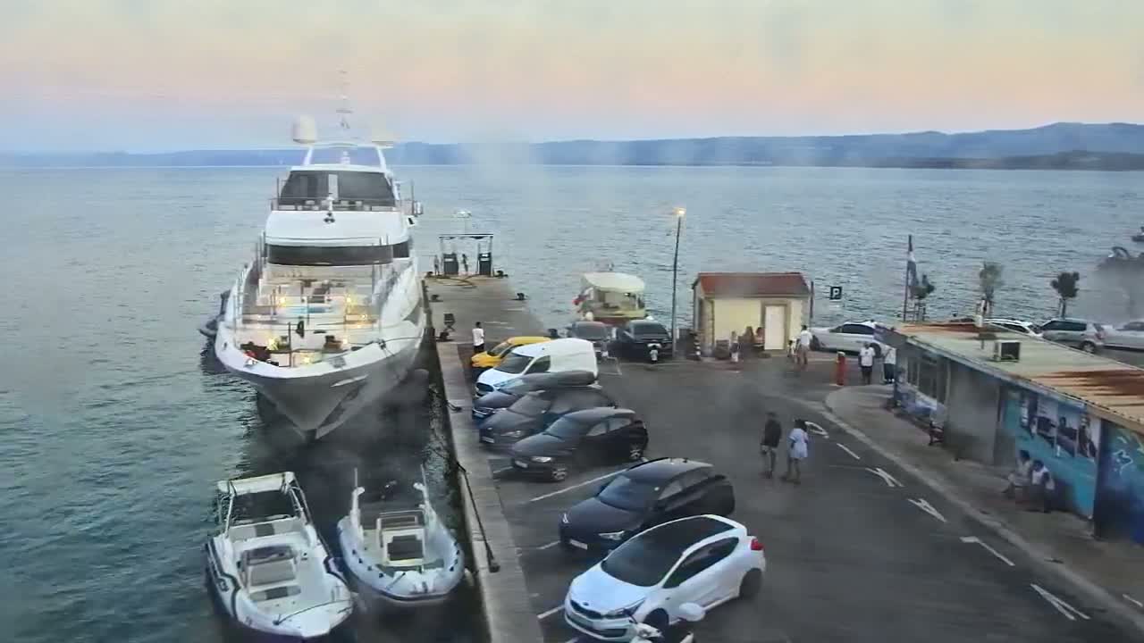 Otok  Brač Island, Bol Village & Adriatic Coast Live Cam - Bol, Brac Island, Split-Dalmatia, Croatia