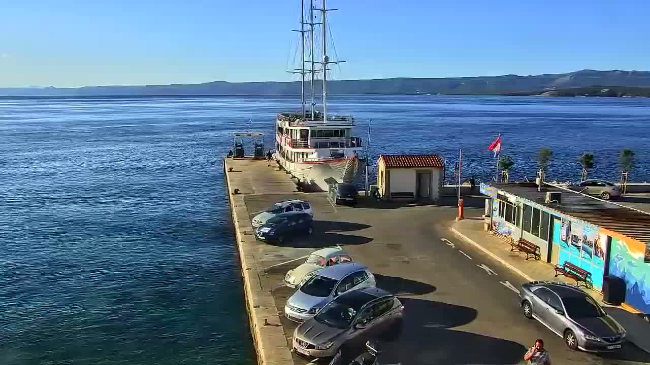 Otok  Brač Island, Bol Village & Adriatic Coast Live Cam - Bol, Brac Island, Split-Dalmatia, Croatia