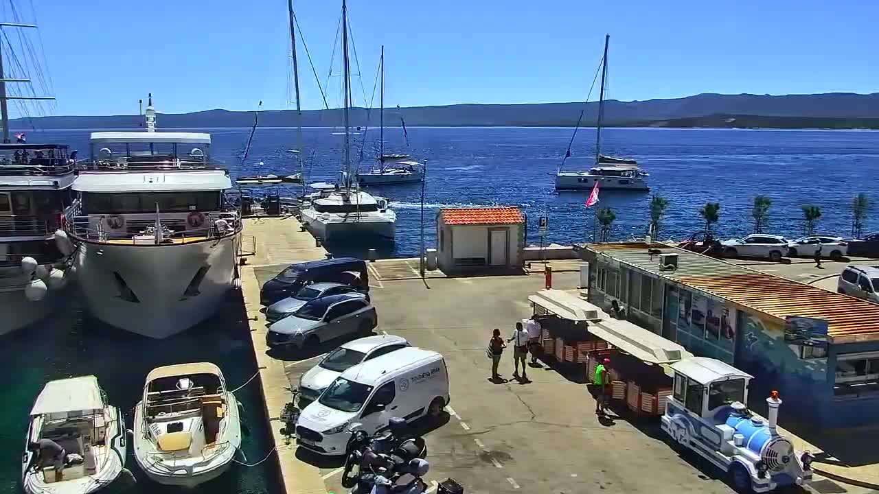 Otok  Brač Island, Bol Village & Adriatic Coast Live Cam - Bol, Brac Island, Split-Dalmatia, Croatia