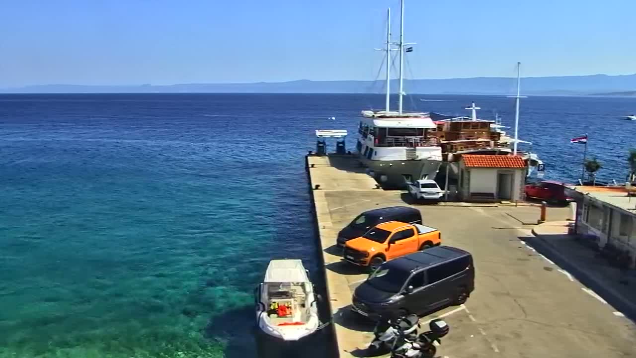 Otok  Brač Island, Bol Village & Adriatic Coast Live Cam - Bol, Brac Island, Split-Dalmatia, Croatia