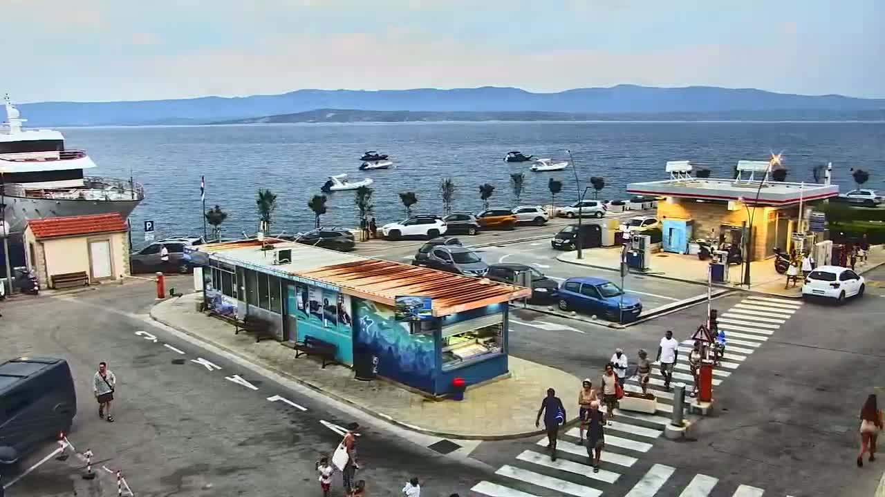 Otok  Brač Island, Bol Village & Adriatic Coast Live Cam - Bol, Brac Island, Split-Dalmatia, Croatia