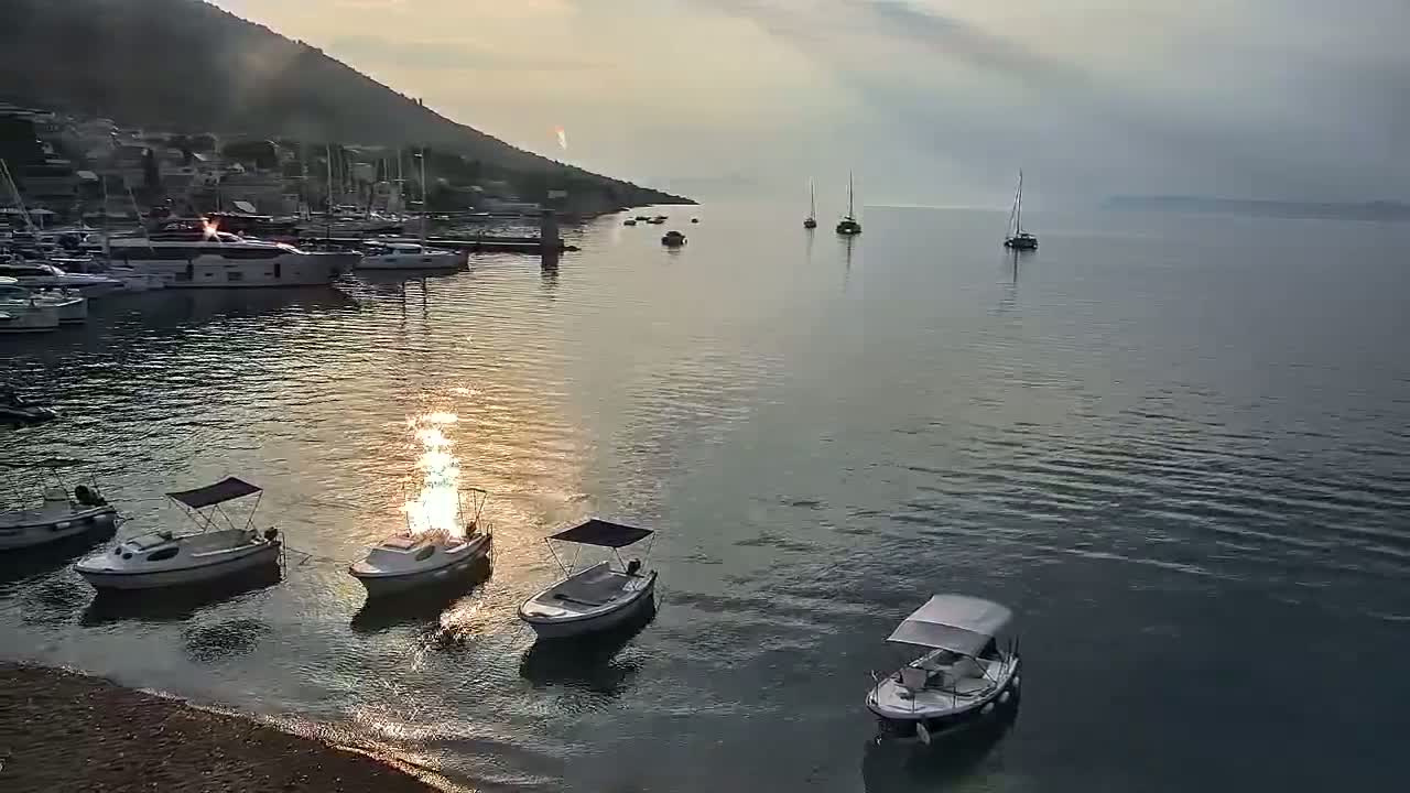 Otok  Brač Island, Bol Village & Adriatic Coast Live Cam - Bol, Brac Island, Split-Dalmatia, Croatia