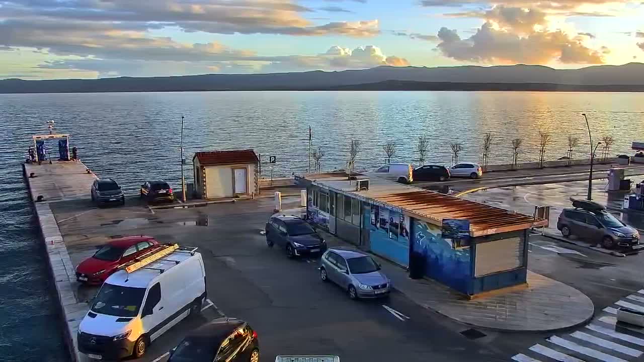Otok  Brač Island, Bol Village & Adriatic Coast Live Cam - Bol, Brac Island, Split-Dalmatia, Croatia