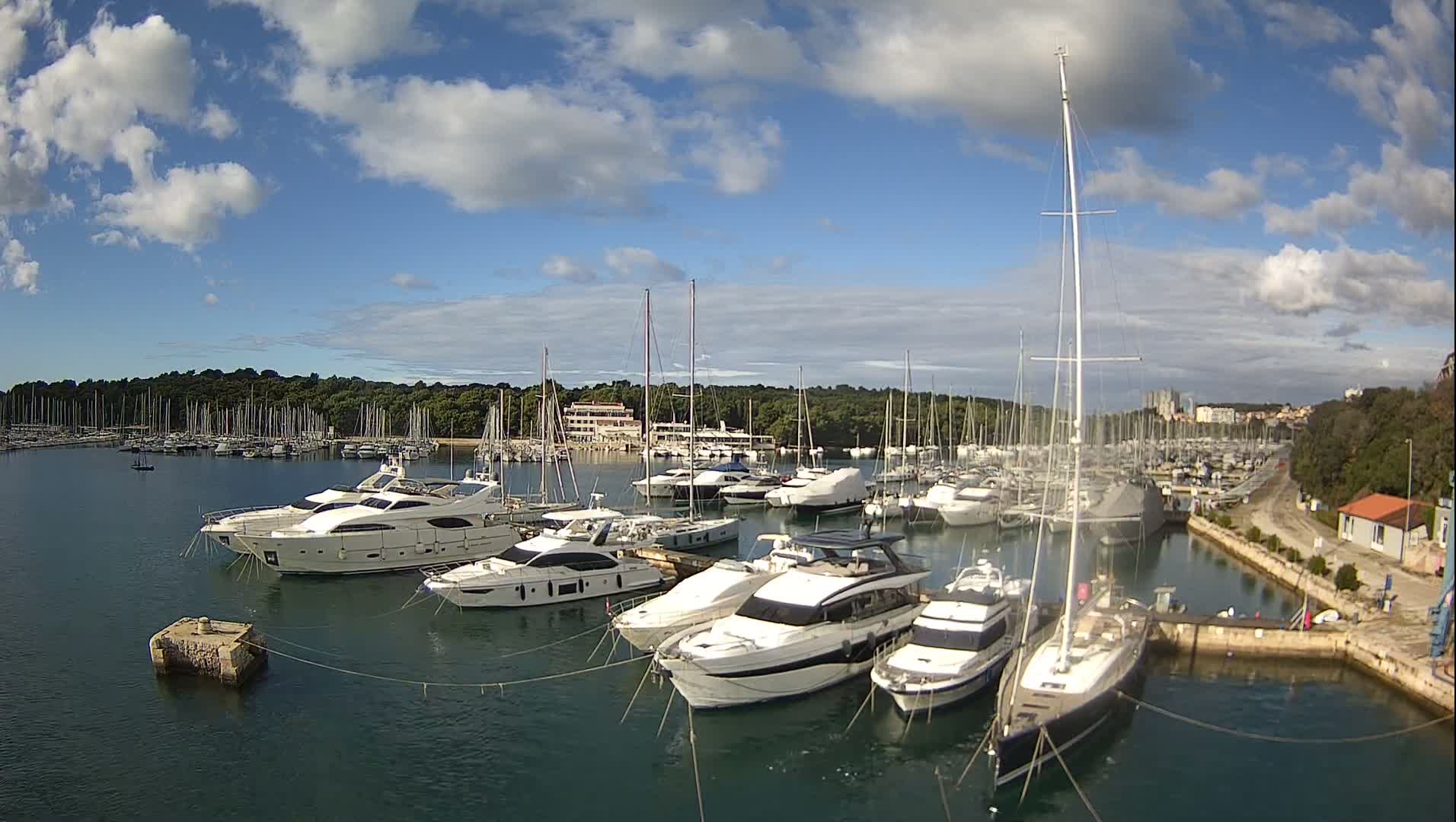 Pula, Marina Veruda East View Live Cam - Pjescana Uvala, Pula, Istria, Croatia