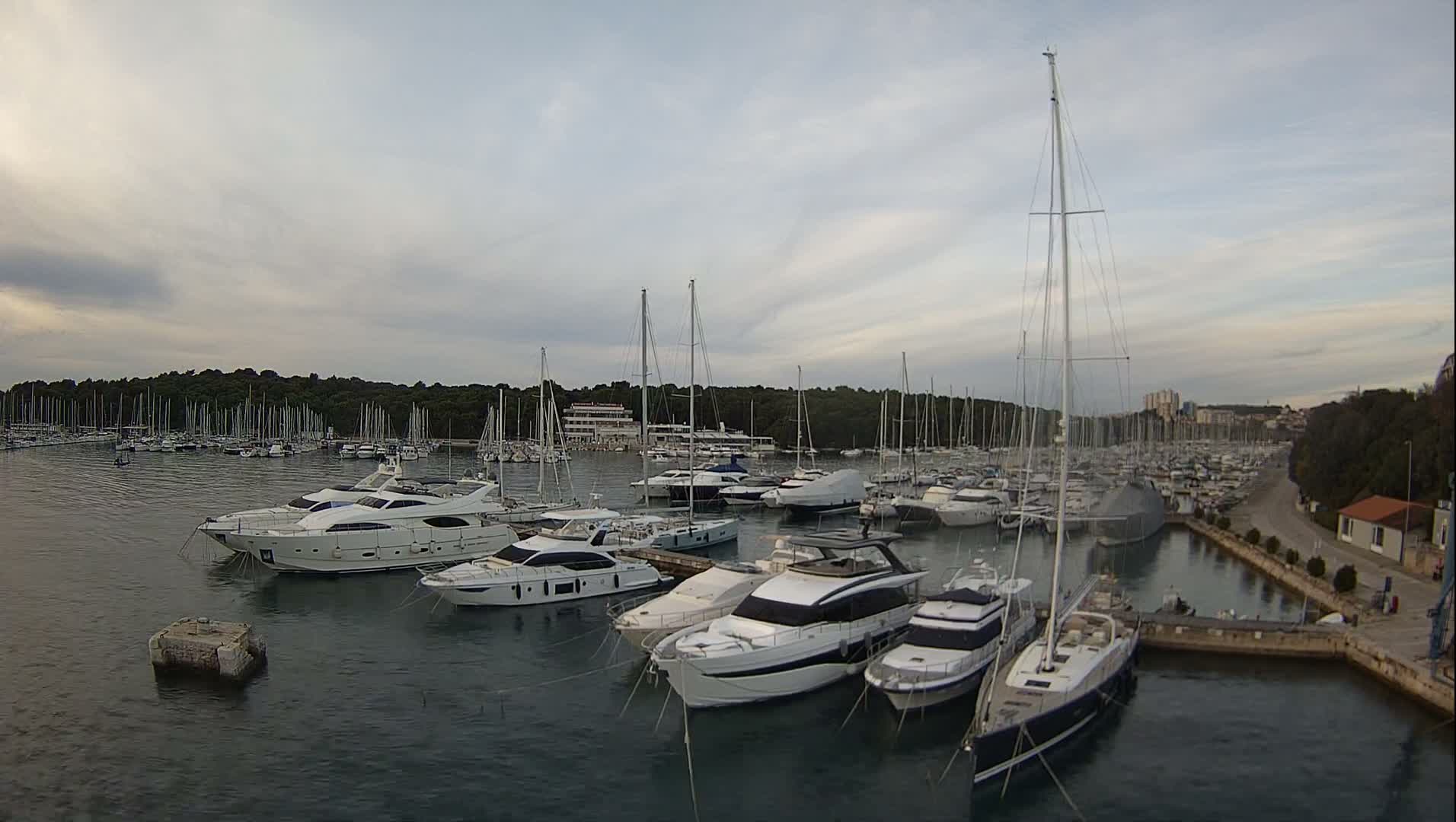 Pula, Marina Veruda East View Live Cam - Pjescana Uvala, Pula, Istria, Croatia