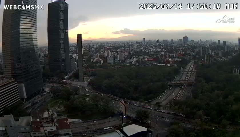 Ciudad de Mexico City - Miguel Hidalgo Castillo de Chapultepec Castle & Park Skylne Live Cam - Miguel Hidalgo, Ciudad de Mexico, Mexico 
