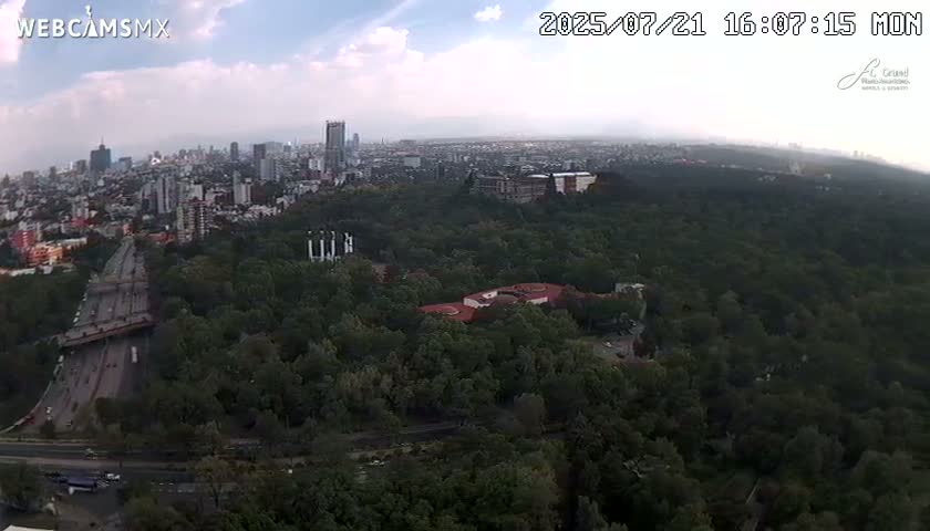 Ciudad de Mexico City - Miguel Hidalgo Castillo de Chapultepec Castle & Park Skylne Live Cam - Miguel Hidalgo, Ciudad de Mexico, Mexico 