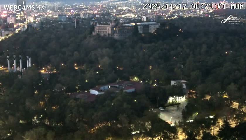 Ciudad de Mexico City - Miguel Hidalgo Castillo de Chapultepec Castle & Park Skylne Live Cam - Miguel Hidalgo, Ciudad de Mexico, Mexico 