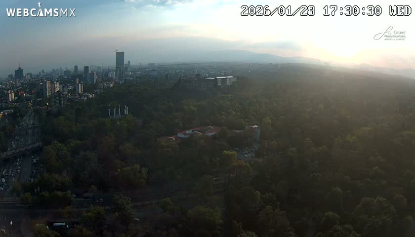 Ciudad de Mexico City - Miguel Hidalgo Castillo de Chapultepec Castle & Park Skylne Live Cam - Miguel Hidalgo, Ciudad de Mexico, Mexico 