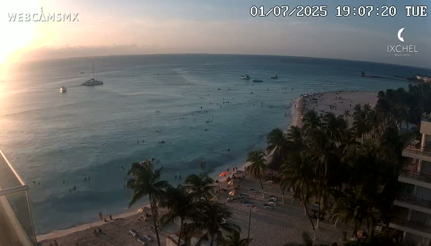 Isla Mujeres, Playa Cocal Beach Live Cam - Centro, Isla Mujeres, Quintana Roo, Mexico