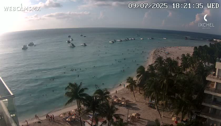 Isla Mujeres, Playa Cocal Beach Live Cam - Centro, Isla Mujeres, Quintana Roo, Mexico