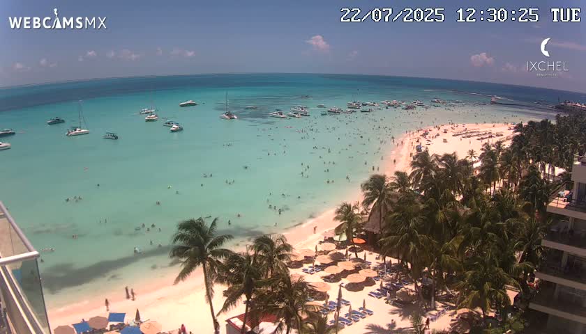 Isla Mujeres, Playa Cocal Beach Live Cam - Centro, Isla Mujeres, Quintana Roo, Mexico
