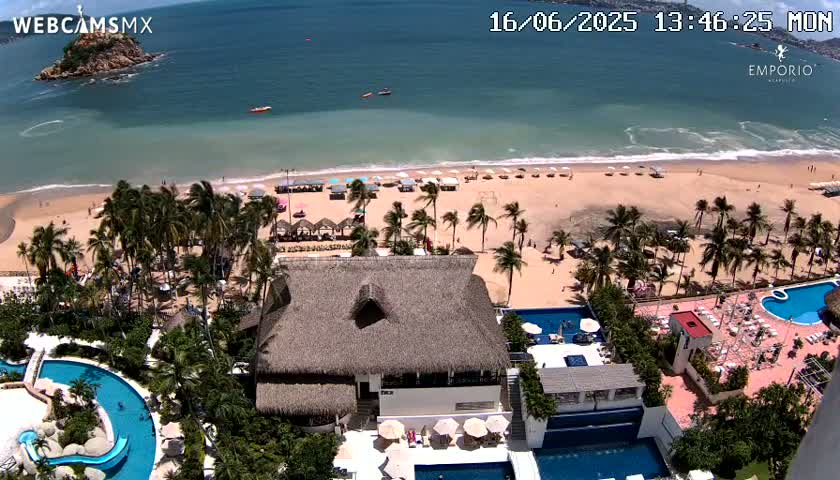 Acapulco, Playa El Morro Beach & Bay Live Cam - Acapulco de Juarez, Guerrero, Mexico