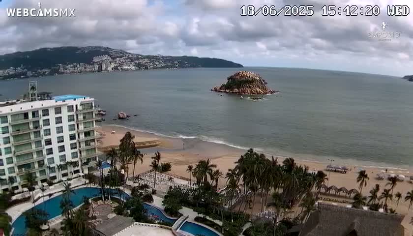 Acapulco, Playa El Morro Beach & Bay Live Cam - Acapulco de Juarez, Guerrero, Mexico