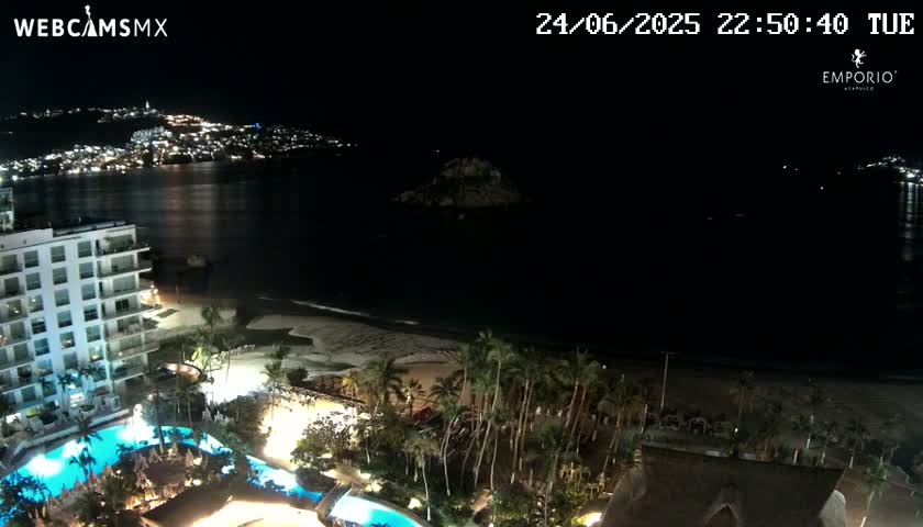Acapulco, Playa El Morro Beach & Bay Live Cam - Acapulco de Juarez, Guerrero, Mexico
