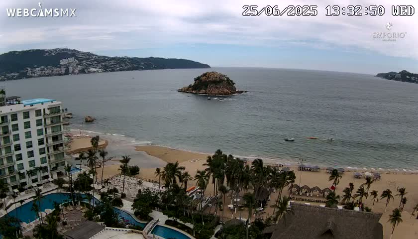 Acapulco, Playa El Morro Beach & Bay Live Cam - Acapulco de Juarez, Guerrero, Mexico