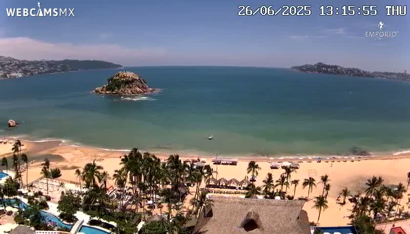 Acapulco, Playa El Morro Beach & Bay Live Cam - Acapulco de Juarez, Guerrero, Mexico