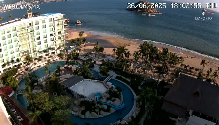 Acapulco, Playa El Morro Beach & Bay Live Cam - Acapulco de Juarez, Guerrero, Mexico