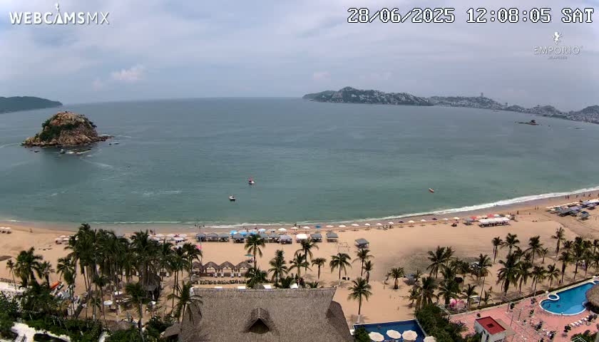 Acapulco, Playa El Morro Beach & Bay Live Cam - Acapulco de Juarez, Guerrero, Mexico